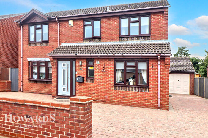5 Bedroom Detached House For Sale In Whimbrel Drive, Bradwell, NR31
