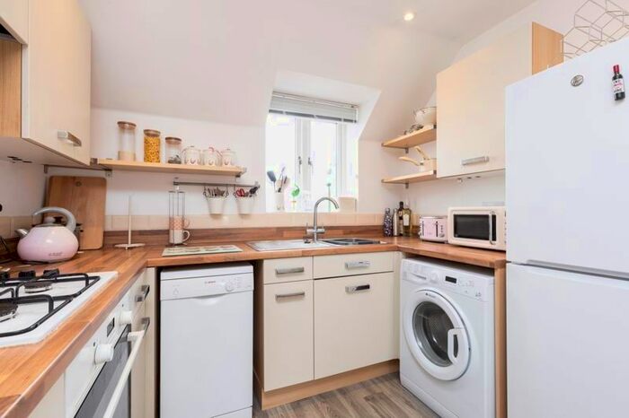 2 Bedroom Flat For Sale In New Caravan Site, Salisbury Road, Shaftesbury, SP7