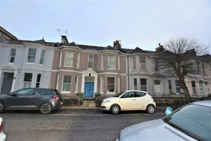 3 Bedroom Flat To Rent In Connaught Avenue, Mutley, PL4