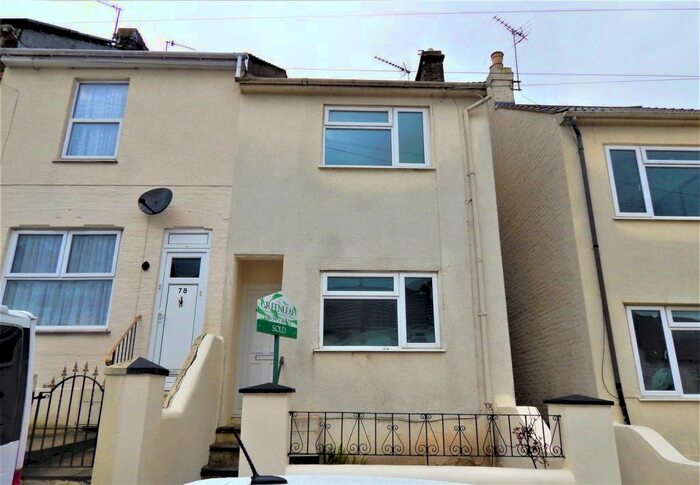 3 Bedroom End Of Terrace House To Rent In Gordon Road, Chatham, ME4