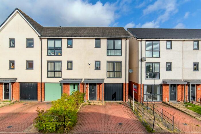 3 Bedroom Town House To Rent In Elemore Close, Great Park, NE6