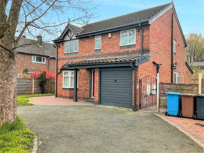 4 Bedroom Detached House To Rent In Broomhall Road, Pendlebury, M27