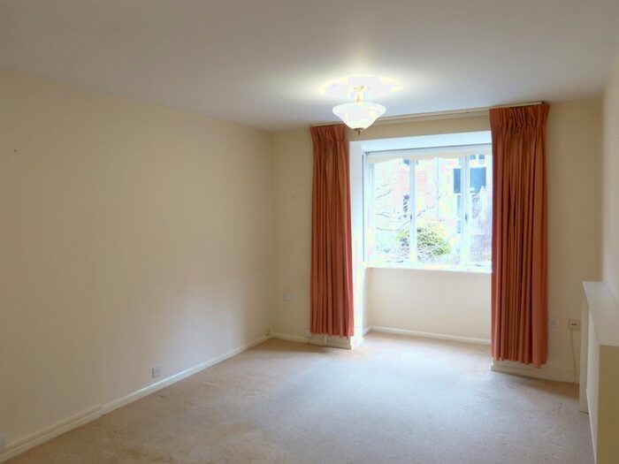 1 Bedroom Flat To Rent In Birnbeck Court, Finchley Road, London, NW11