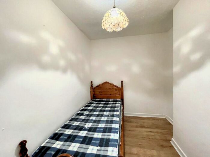 3 Bedroom Terraced House To Rent In Haydon Street, Swindon, SN1