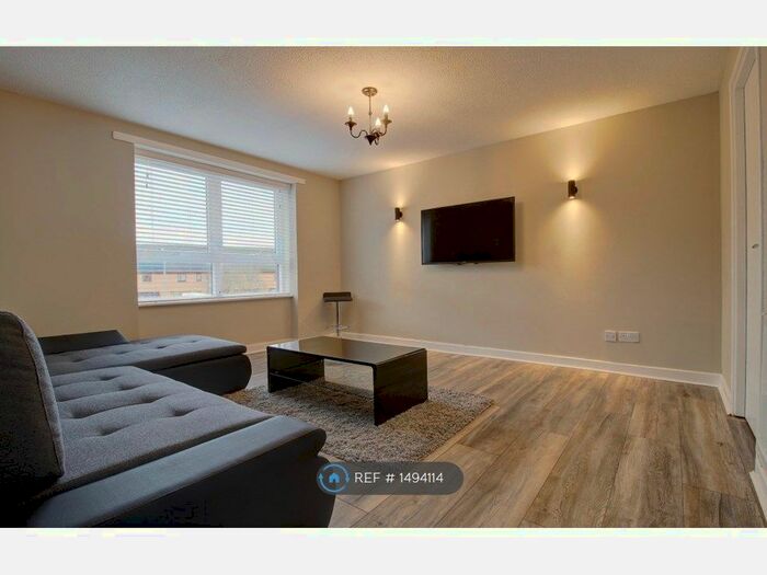 2 Bedroom Flat To Rent In Laighpark View, Paisley, PA3