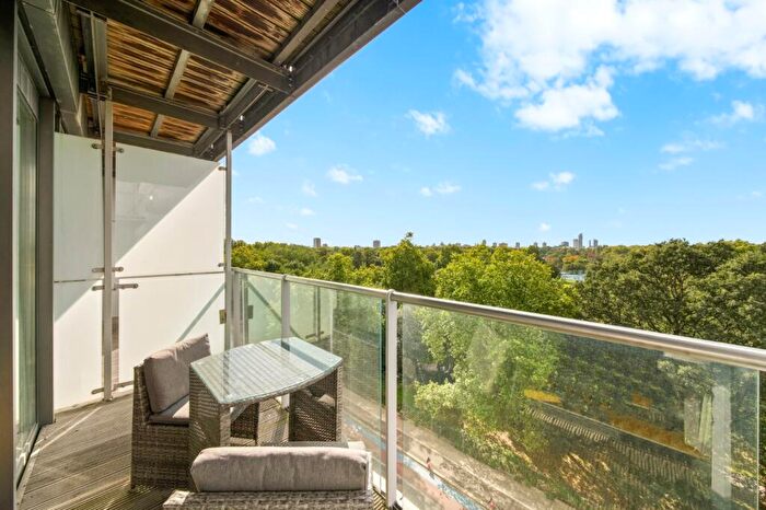 2 Bedroom Flat For Sale In Eustace Building, Queenstown Road, SW11