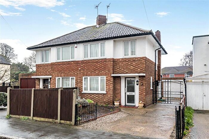 3 Bedroom Semi Detached House For Sale In Florence Road, Walton-On-Thames, KT12