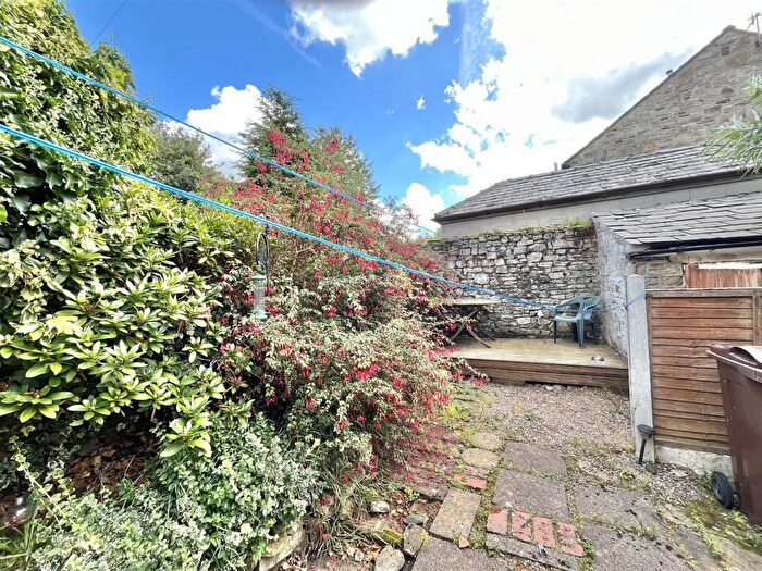 2 Bedroom Terraced House For Sale In Lambgates, Hadfield, Glossop, SK13