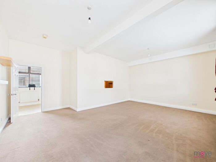 2 Bedroom Apartment To Rent In Selkirk Street, Cheltenham, GL52
