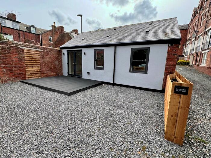 1 Bedroom Detached House To Rent In Thornhill Park, Sunderland, SR2