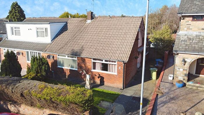 3 Bedroom Bungalow For Sale In Cowlishaw Lane, Shaw, Oldham, Greater Manchester, OL2