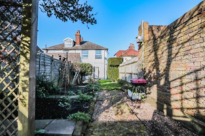 2 Bedroom Semi Detached House For Sale In Cranbrook Road, Goudhurst, TN17