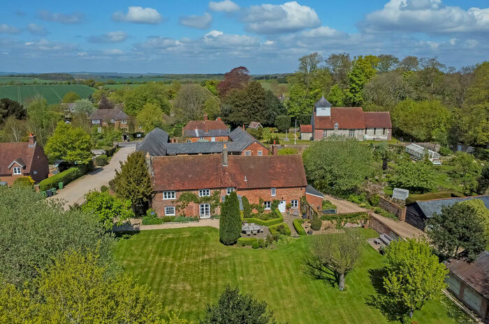 5 Bedroom Farm House For Sale In Dummer, RG25