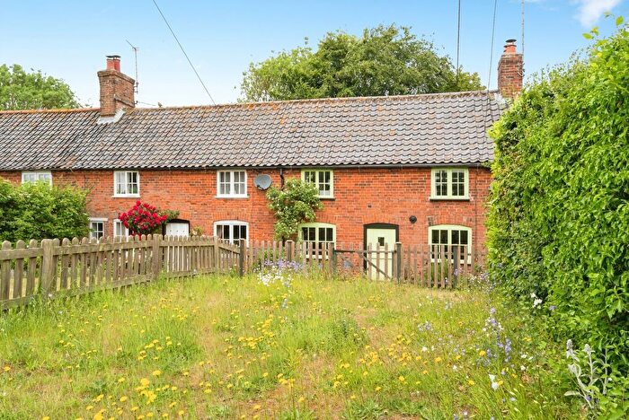 2 Bedroom Semi-Detached House For Sale In Back Street, Harpley, King's Lynn, PE31