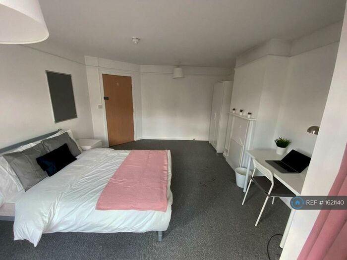 6 Bedroom Semi-Detached House To Rent In Milton Road, Cambridge, CB4