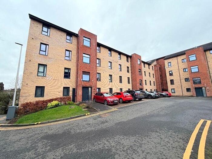 2 Bedroom Flat To Rent In Christie Lane, Paisley, PA3