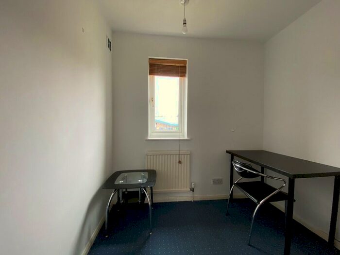 5 Bedroom Semi-Detached House To Rent In Harrison Road, Southampton, SO17