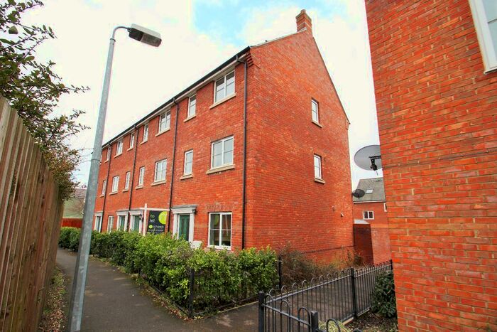 4 Bedroom Detached House To Rent In Hutley Drive, Colchester, CO4