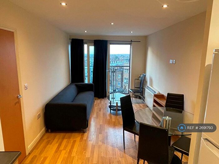 1 Bedroom Flat To Rent In City Gate House, Ilford, IG2