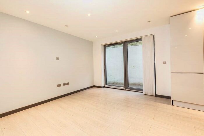 1 Bedroom Flat To Rent In Milton Road, Gravesend, Kent DA12