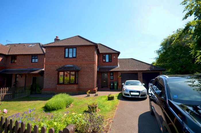 4 Bedroom House To Rent In Giles Close, Hedge End, Southampton, SO30