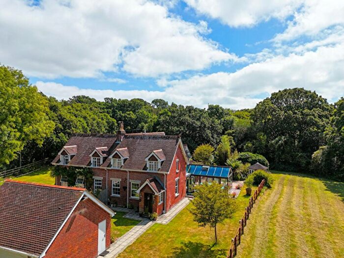 3 Bedroom Semi-Detached House For Sale In Dark Lane, Hinton, BH23