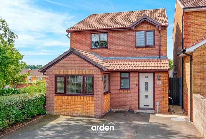 3 Bedroom Detached House For Sale In Foxglove Way, Lickey End, B60