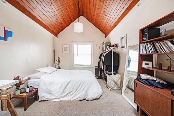 1 Bedroom Flat To Rent In Sandringham Road, Hackney, London, E8