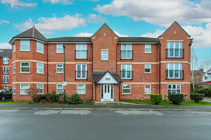 2 Bedroom Flat For Sale In Walton Road, Bushey, WD23