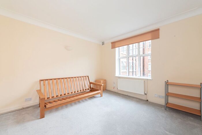 Studio To Rent In Belsize Grove, London, NW3