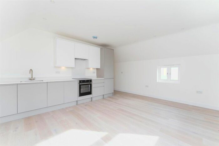 1 Bedroom Flat To Rent In Hamilton Road, Ealing, W5