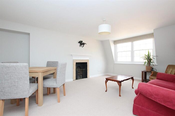 2 Bedroom Flat To Rent In Alfred Street, Bath, BA1