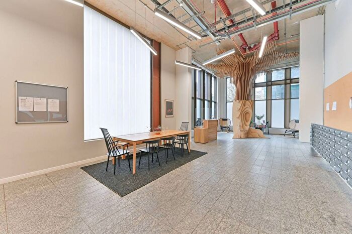 2 Bedroom Flat To Rent In Addiscombe Grove, East Croydon, Croydon, CR0