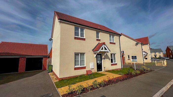 3 Bedroom Detached House For Sale In Luscombe Road, Cotford St. Luke, Taunton, TA4