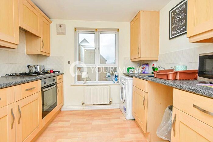 2 Bedroom Flat To Rent In Barlow Gardens, Plymouth, PL2