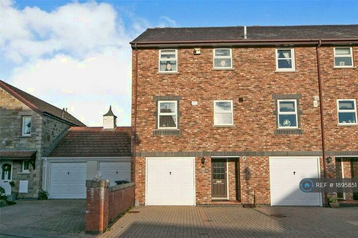 4 Bedroom Terraced House To Rent In Mulberry Close, Conwy, LL32