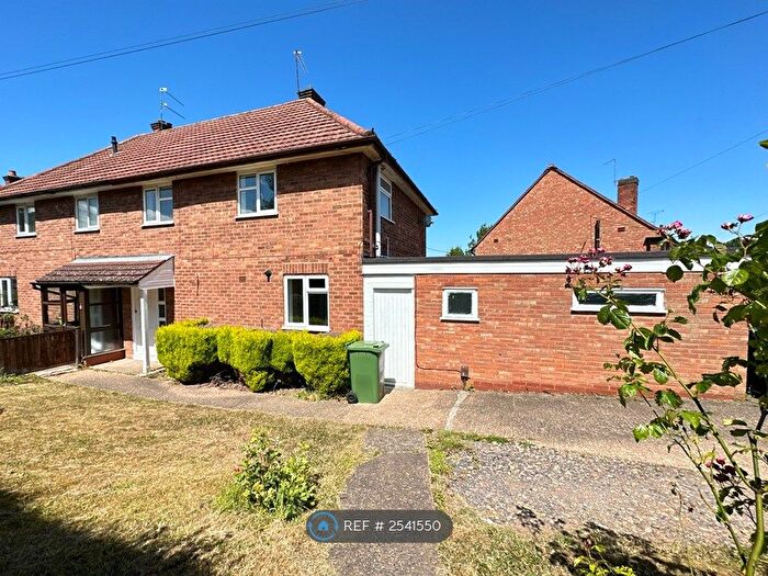 3 Bedroom Semi-Detached House To Rent In The Mayfields, Redditch, B98