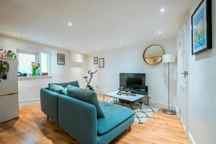2 Bedroom Maisonette To Rent In Dartmouth Road, London, SE26
