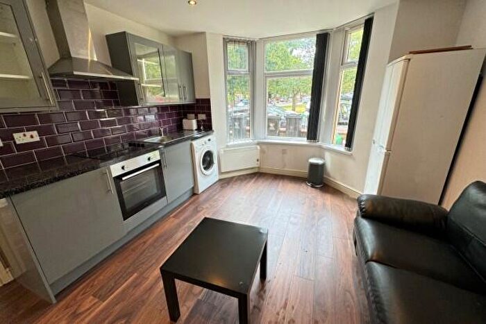 2 Bedroom Flat To Rent In Rhigos Gardens Cardiff, CF24