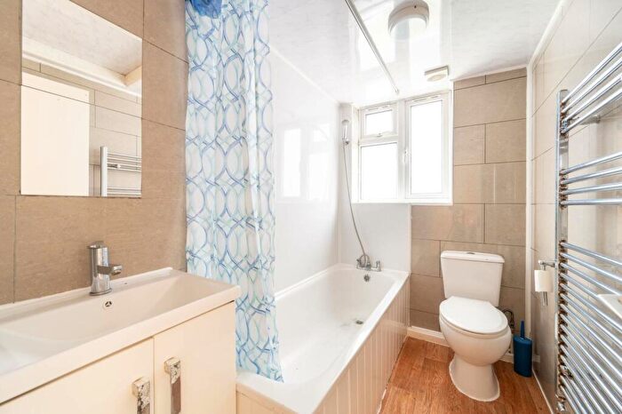 2 Bedroom Flat For Sale In London Road, Wembley, HA9