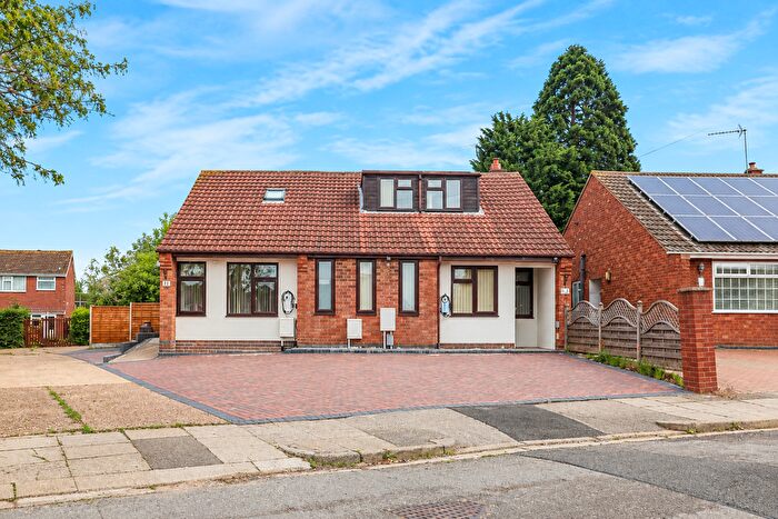 3 Bedroom Semi-Detached Bungalow To Rent In Newbold Close, Coventry, CV3