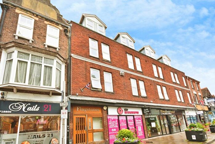 1 Bedroom Flat To Rent In Granville Place, Aylesbury, HP20