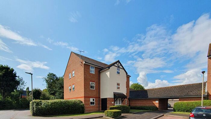 2 Bedroom Flat For Sale In Lee Close, Stanstead Abbotts, SG12