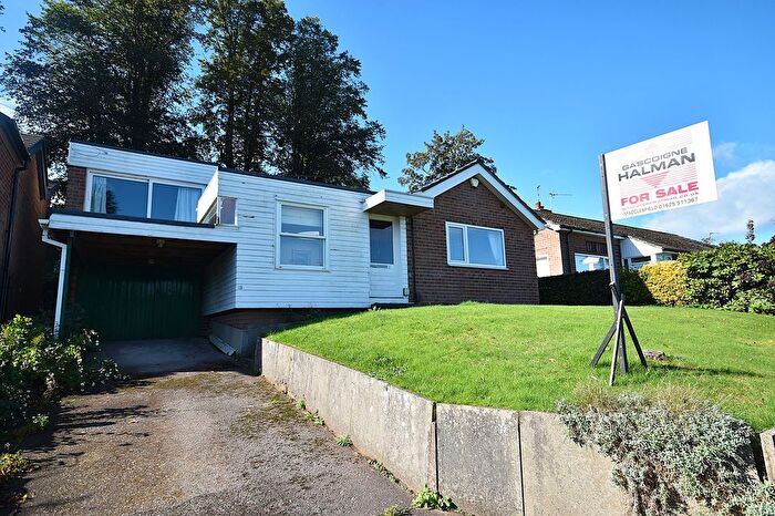 4 Bedroom Semi-Detached House For Sale In Bollinbarn Drive, Macclesfield, SK10