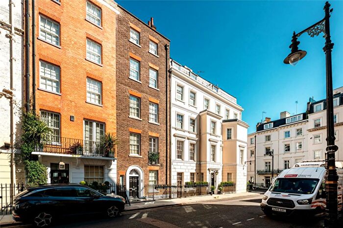 6 Bedroom Terraced House To Rent In Chesterfield Hill, Mayfair, London, W1J