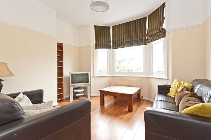 1 Bedroom Flat To Rent In East Barnet Road, East Barnet, Barnet, EN4
