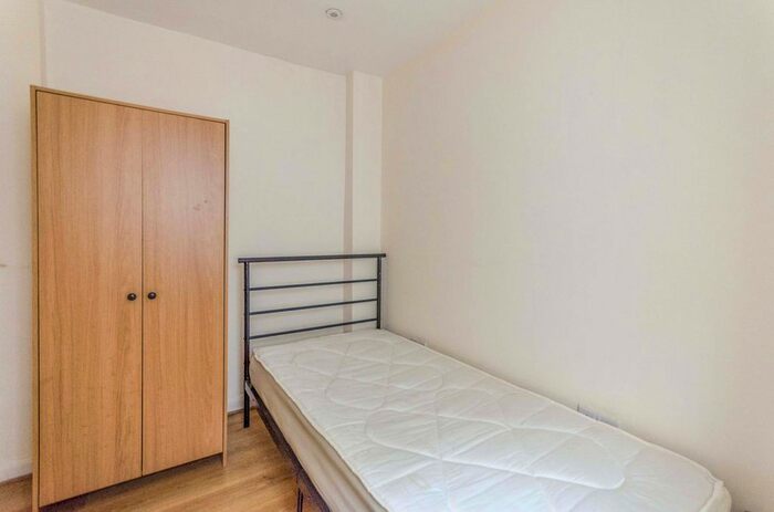 2 Bedroom Flat To Rent In Kings Cross Road, King's Cross, London, WC1X