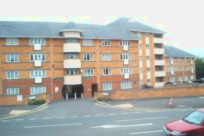 2 Bedroom Flat To Rent In Winslett Place, Oxford Road, RG30