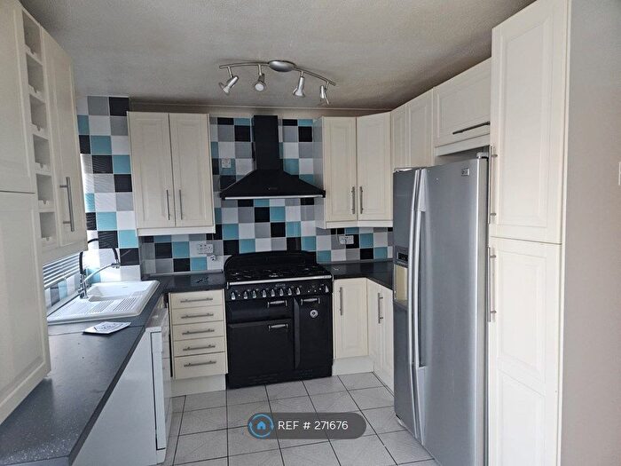 3 Bedroom Terraced House To Rent In Sydney Road, London, SE2