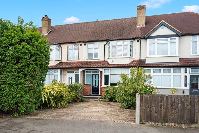 3 Bedroom Terraced House For Sale In Fairford Gardens, Worcester Park, KT4
